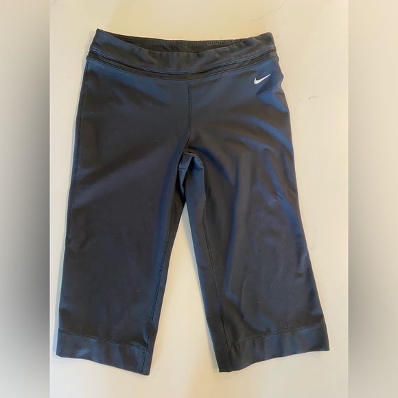 Nike Wide Leg Capri - Picture 1 of 3